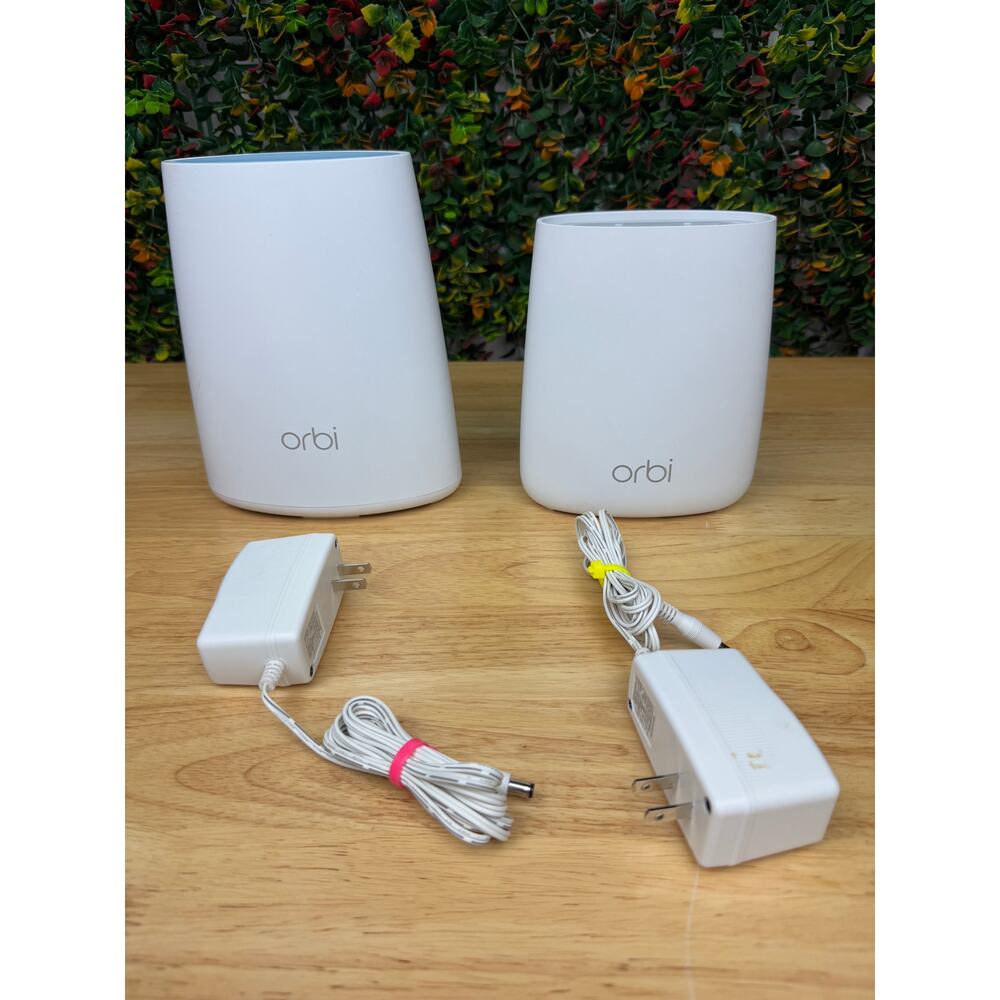 Netgear Orbi Tri Band Full Home Wifi Router System RBR40 +‎ RBS20 Satellites GUC - Picture 2 of 12